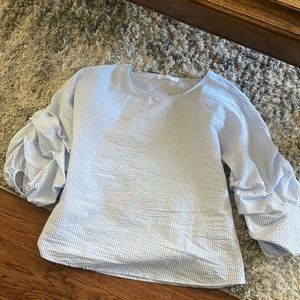 Searsucker ruffled sleeve blouse from Italy